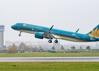 Vietnam Airlines suggests staff receive free Covid-19 vaccination