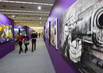 Art fair in Turkey under COVID-19 restrictions draws interest