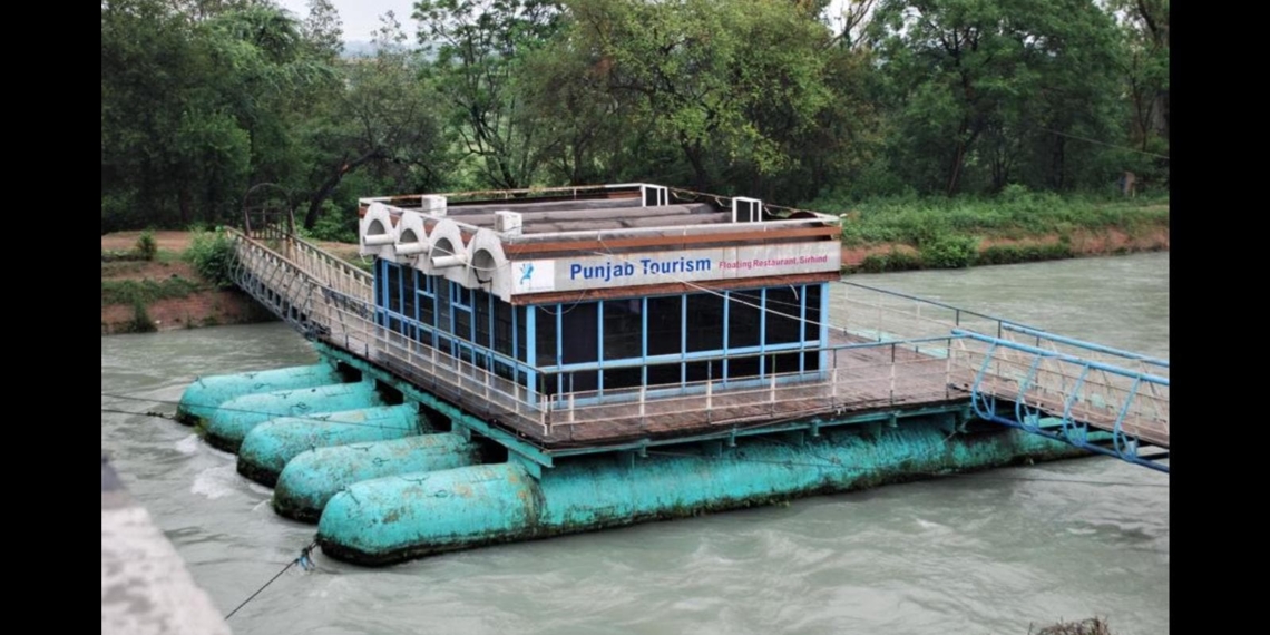 Punjabs first floating restaurant at Sirhind in deep waters - Travel News, Insights & Resources.