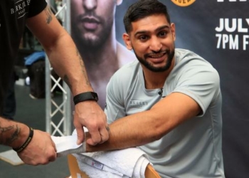 Amir Khan says he was hero on United Airlines flight - Travel News, Insights & Resources.