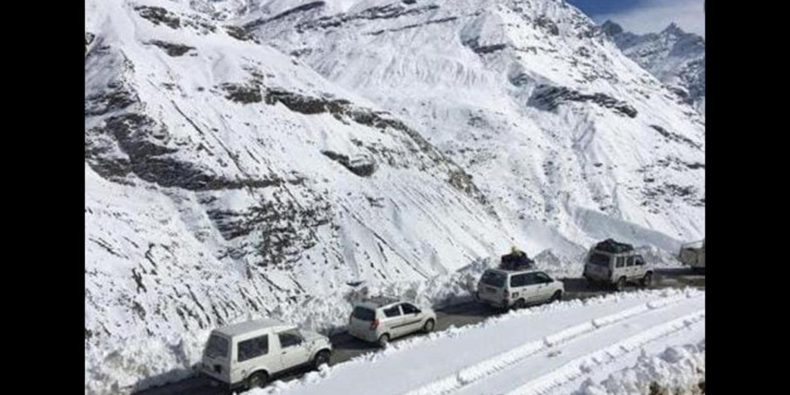 Rohtang Pass closed for tourists as frozen stretches make driving - Travel News, Insights & Resources.