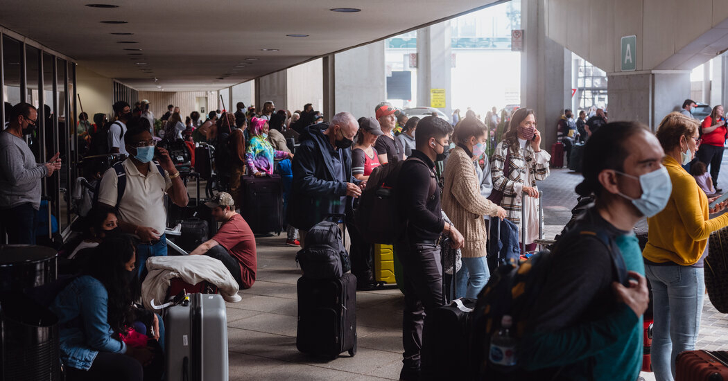 The Holiday Travel Crush Has Begun. Are the Airlines Up to It?