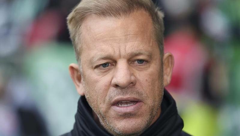 Werder Bremen coach quits amid vax probe - Travel News, Insights & Resources.