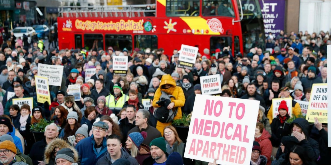 Anti Covid vaccine passport protesters take over Belfast city centre - Travel News, Insights & Resources.