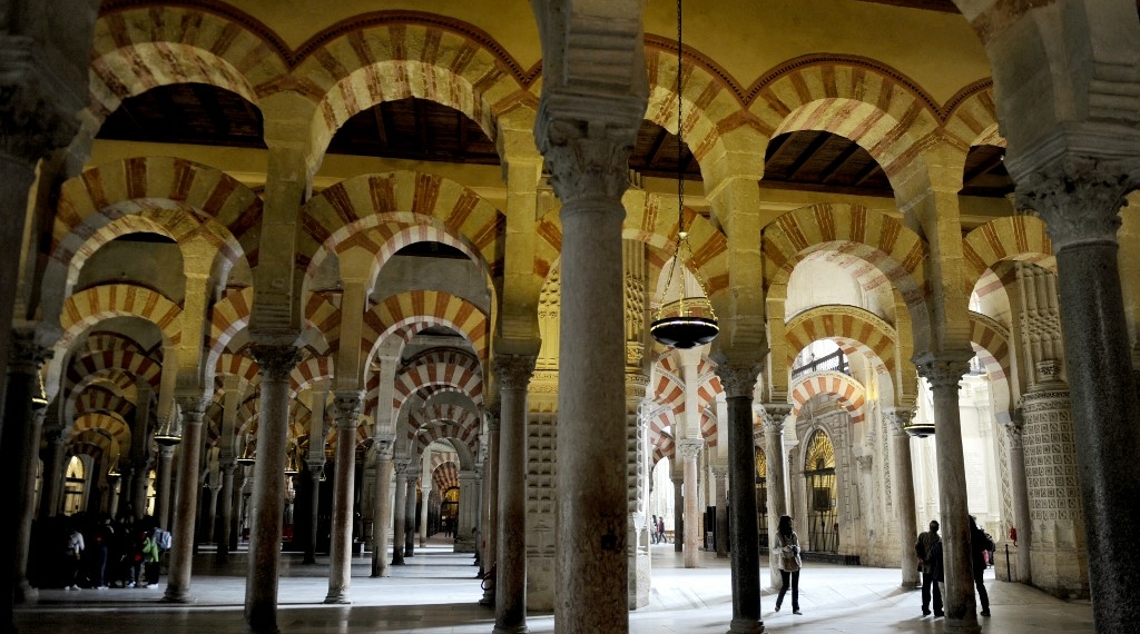Great Mosque of Córdoba under threat from tourist sweat 