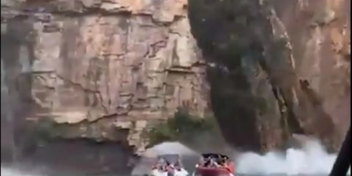 WATCH Canyon Wall Collapses on Tourist Boats in Brazil Horrific - Travel News, Insights & Resources.
