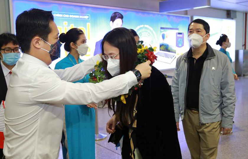 HCMC welcomes first tourists of 2022 ảnh 2