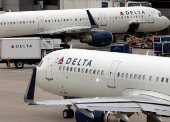 Delta passenger tried to open emergency door as attention grab to.jpgw1440 - Travel News, Insights & Resources.