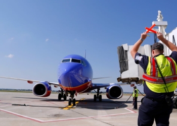 These airlines are cutting back service in Des Moines amid - Travel News, Insights & Resources.