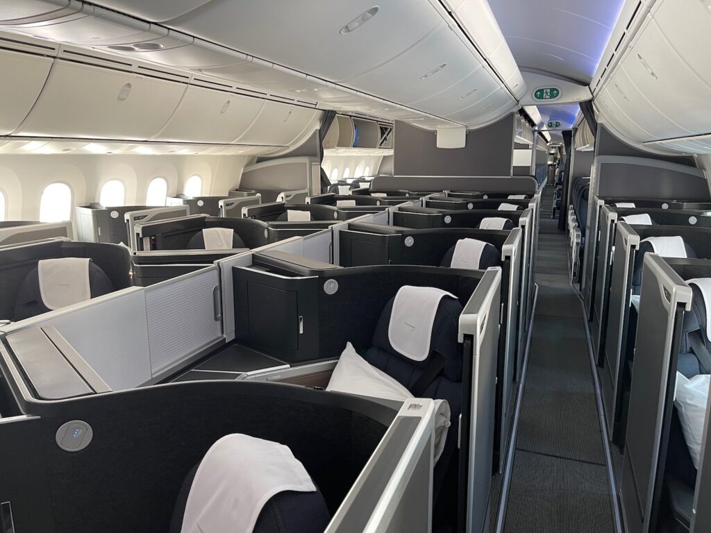 First Impressions: British Airways 787-10 Club World Suites - Live and ...