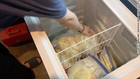 With formula in short supply, moms are pumping breast milk to help others