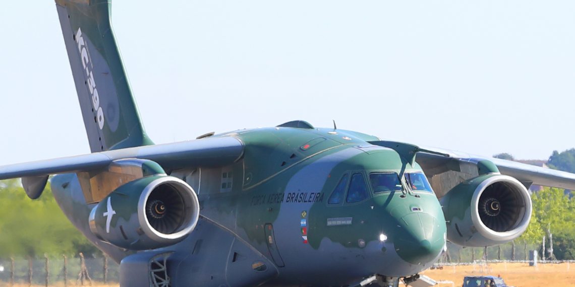 Embraer and Aeroplex Sign MOU to Support Hungarian KC 390 Aircraft - Travel News, Insights & Resources.