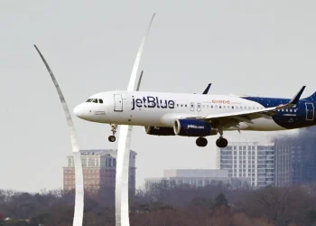 JetBlue launches service to Canada with daily flights between Vancouver - Travel News, Insights & Resources.