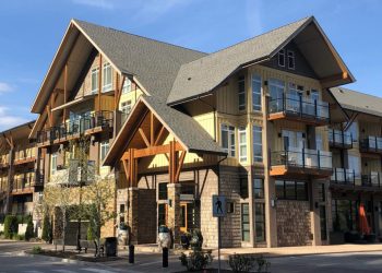 1659002940 Travellers Choice Summerland Waterfront Resort and Spa wins Tripadvisor award - Travel News, Insights & Resources.