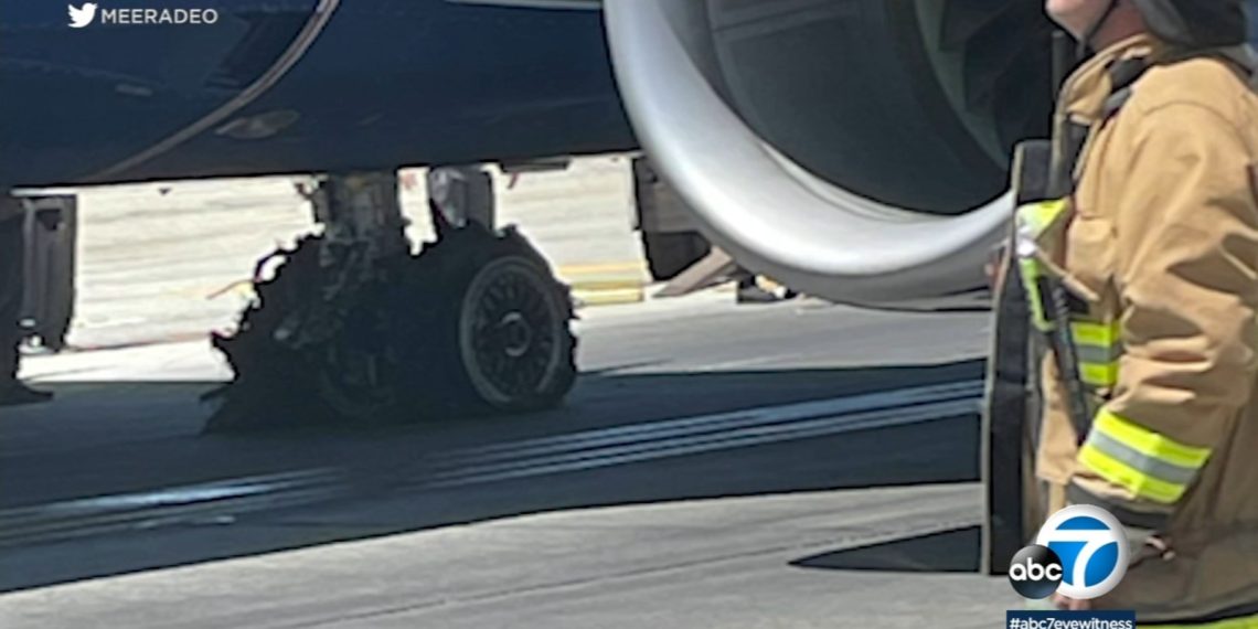 Delta flight loses 2 tires on landing at LAX runways - Travel News, Insights & Resources.