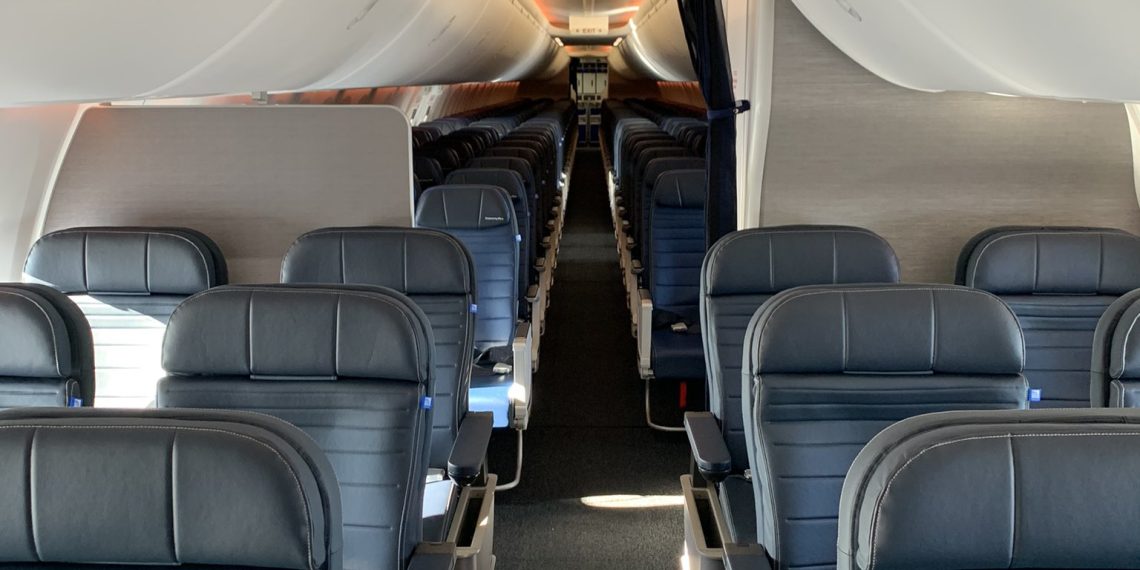 Review United Airlines 737 MAX 9 First Class Live - Travel News, Insights & Resources.