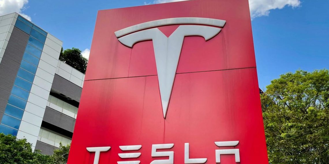 Tesla and United Airlines stock after reporting second quarter earnings today - Travel News, Insights & Resources.