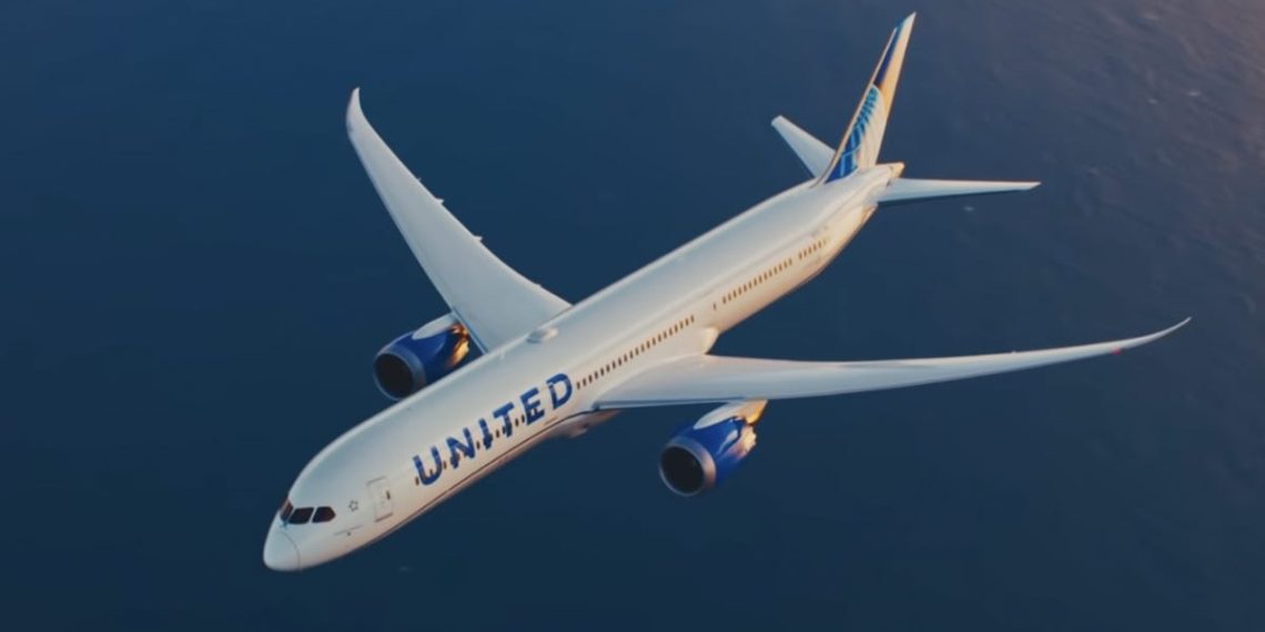A United Airlines pilot made a big speech to passengers - Travel News, Insights & Resources.
