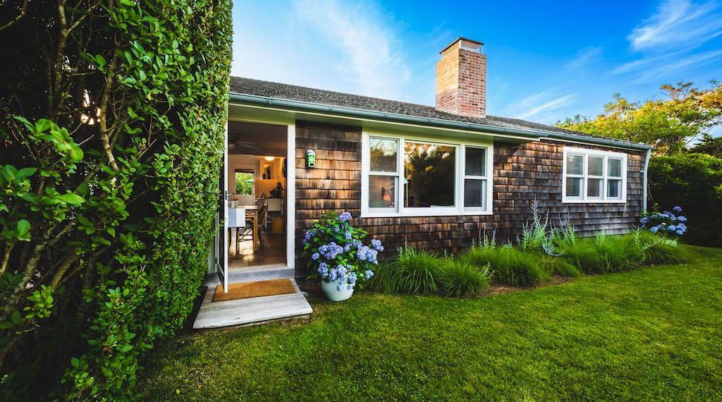 Sarah Jessica Parker To List Her East Hampton Home On - Travel News, Insights & Resources.