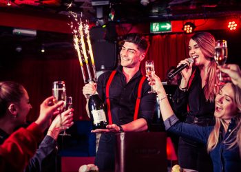 SingEasy Londons Musical Theatre Party and Dining Experience takes home - Travel News, Insights & Resources.