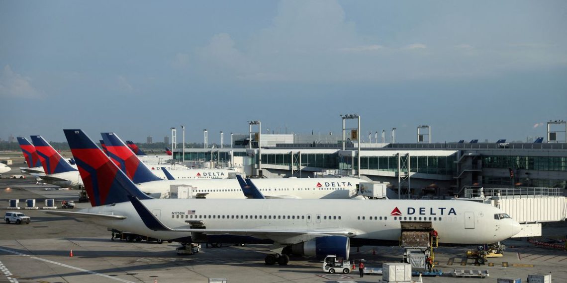 US allows Delta to temporarily cut some New York Washington - Travel News, Insights & Resources.