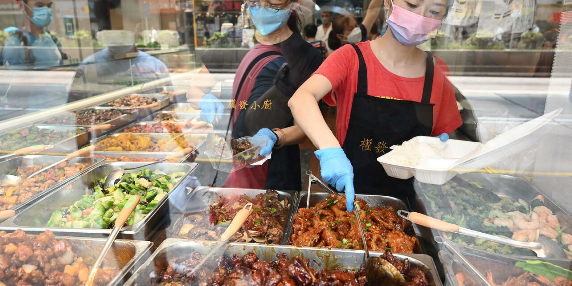 1663869935 Cheap mealboxes a taste of Hong Kongs economic woes - Travel News, Insights & Resources.