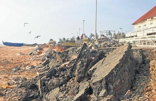 Stonewall to arrest sea erosion hits a wall in Karnataka - Travel News, Insights & Resources.