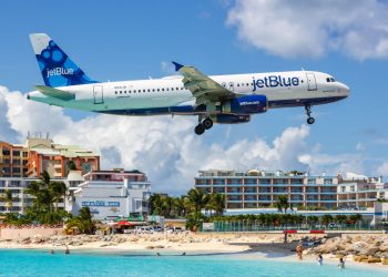 US Protests JetBlue American Airlines Partnership During Antitrust Trial - Travel News, Insights & Resources.