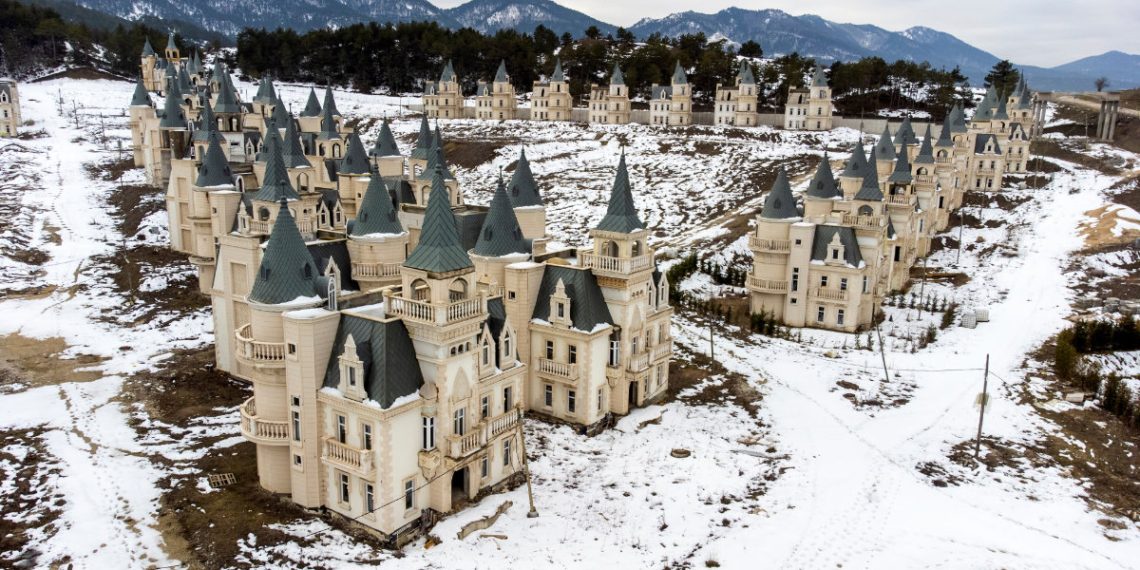 The abandoned castleville of Turkey - Travel News, Insights & Resources.