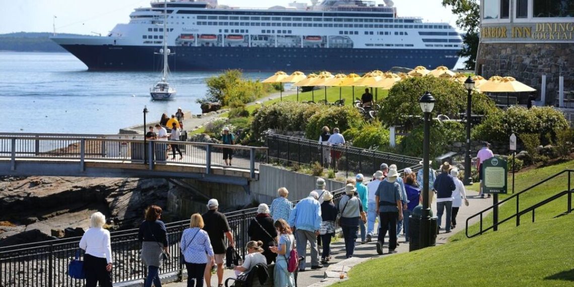 US cruise destination votes for tough tourist limits - Travel News, Insights & Resources.