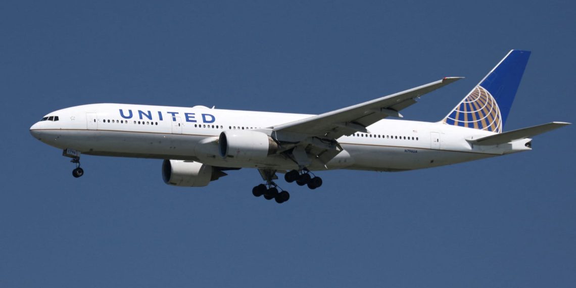 United Airlines Gave Pilots 5 Raise Early After Union Rejected - Travel News, Insights & Resources.