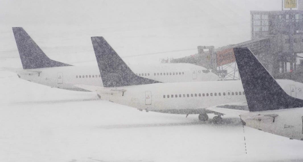 Airlines Offer Travel Waivers Ahead Of Massive Bomb Cyclone System - Travel News, Insights & Resources.