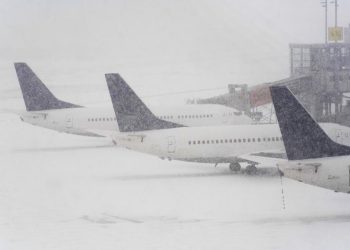 Airlines Offer Travel Waivers Ahead Of Massive Bomb Cyclone System - Travel News, Insights & Resources.
