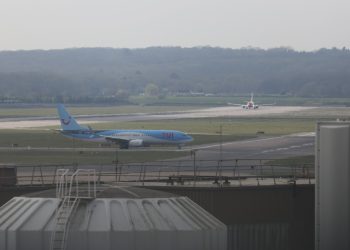 Mans body found in landing gear of jet at Gatwick - Travel News, Insights & Resources.