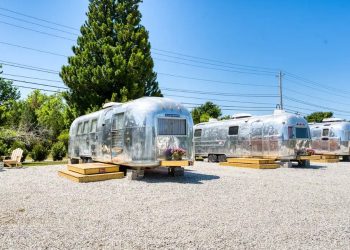 Spend The Night In An Authentic 1966 Airstream In Rhode - Travel News, Insights & Resources.