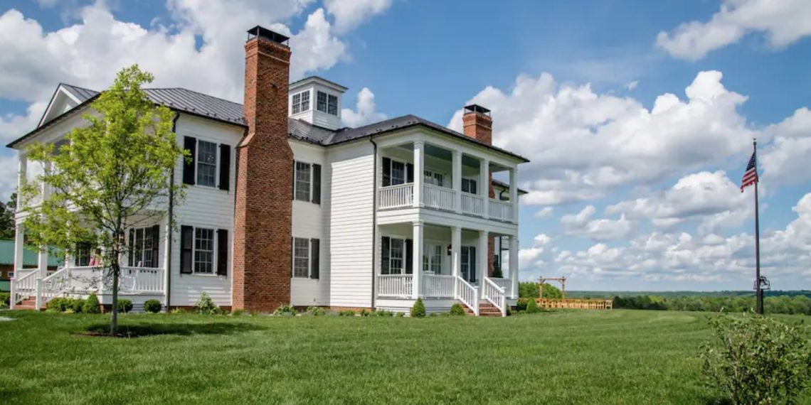 This Manor House Airbnb In Virginia Is A Fantasy Come - Travel News, Insights & Resources.