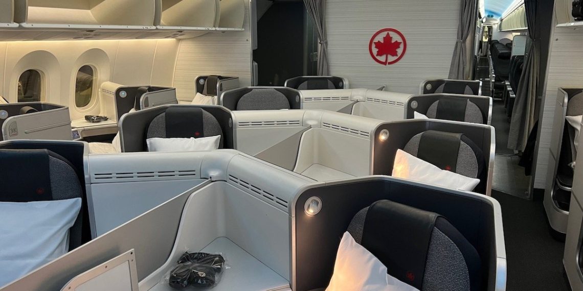 Review Air Canada Business Class 787 YYZ MIA - Travel News, Insights & Resources.