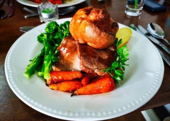 The top 10 Berkshire places serving delicious Sunday roasts - Travel News, Insights & Resources.