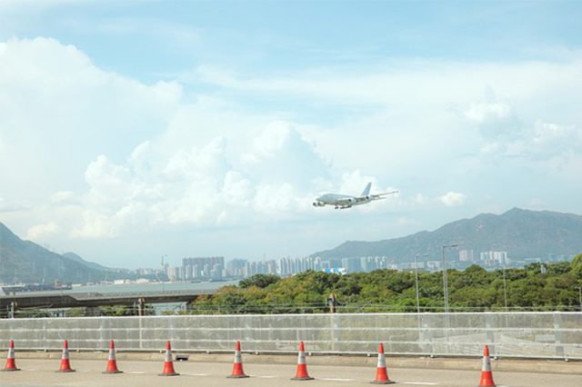 plane hongkong - Travel News, Insights & Resources.