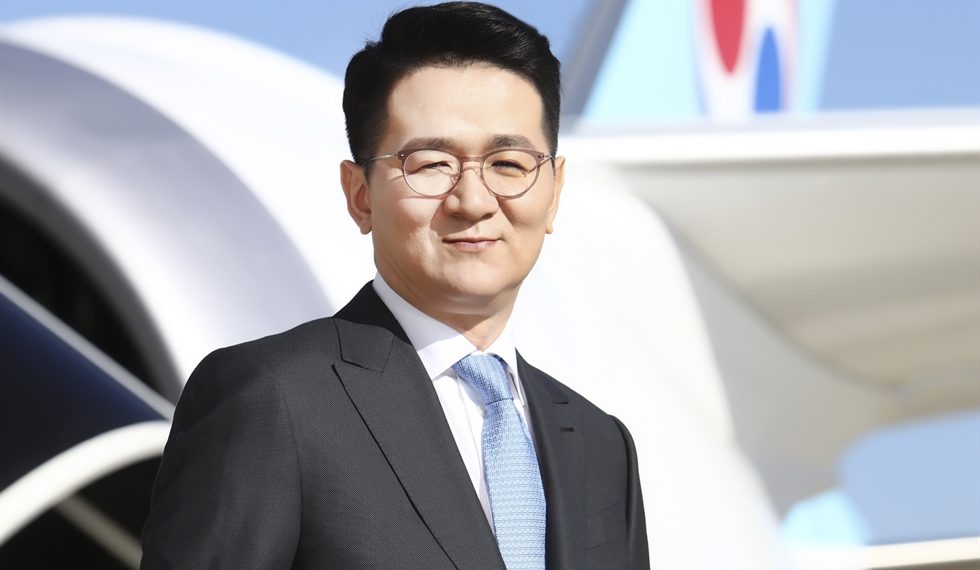 The CEO of Korean Air receives the Excellence in Leadership - Travel News, Insights & Resources.