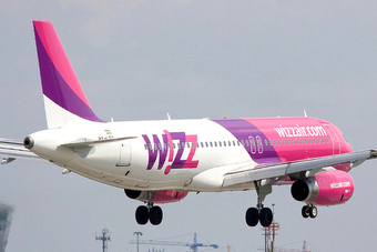 Why has the Wizz Air Plane suddenly changed direction over - Travel News, Insights & Resources.