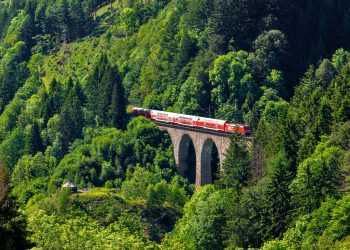 Good better best Railways are advancing their ESG agenda - Travel News, Insights & Resources.