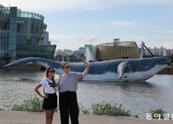 Sculpture of Humpback Whale Installed on Hangang River - Travel News, Insights & Resources.