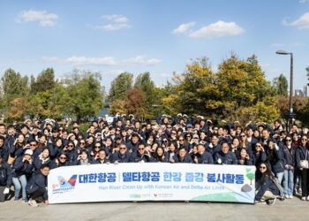 Korean Air Delta Air employees go on volunteer work along - Travel News, Insights & Resources.