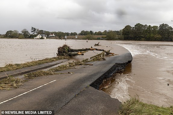 DAY 2 STORM BABET HITS NORTH EASTERN SCOTLANDPICTURE OF THE RIVER NORTH ESK AT MARYKIRK ABERDEENSHIREPIC OF THE A937 MARYKIRK TO MONTROSE ROAD THAT IS FLOODED AND WASHED AWAYPIC DEREK IRONSIDE / NEWSLINE MEDIA