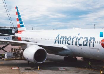 Furious passenger claims American Airlines kicked his girlfriend out of - Travel News, Insights & Resources.