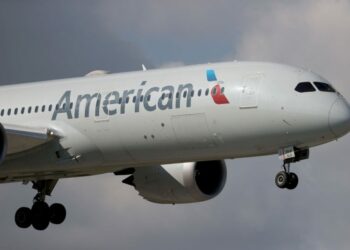 Mom sues American Airlines claims kids were kept in ‘jail like - Travel News, Insights & Resources.