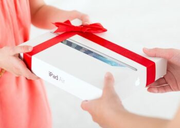9 best gifts for Apple users in UAE for 2023 - Travel News, Insights & Resources.