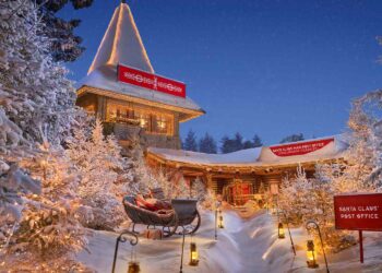 Airbnb Is Letting One Lucky Family Stay in Santas Cabin - Travel News, Insights & Resources.