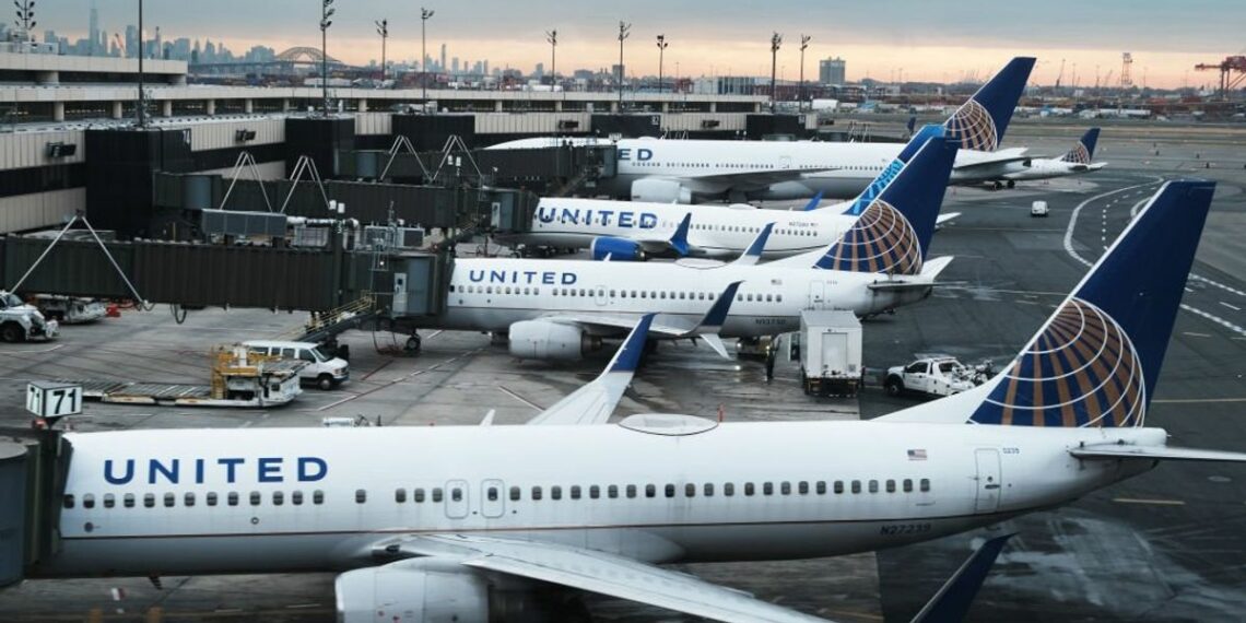 United Airlines sued after first class passenger served 9 vodka drinks - Travel News, Insights & Resources.